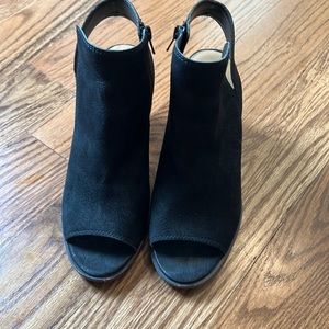 Lucky bran booties, black size 9